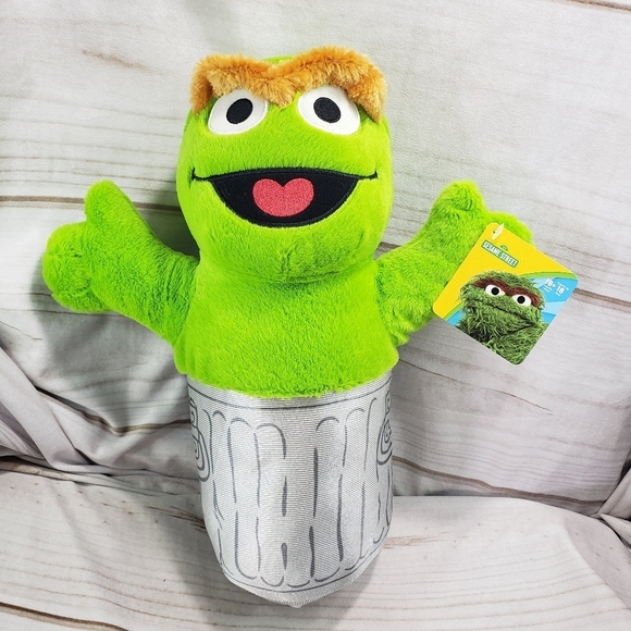 Sesame Street Oscar The Grouch Plush Stuffed Toy Just Play With Tag 13 Inch 2023 - Picture 1 of 12